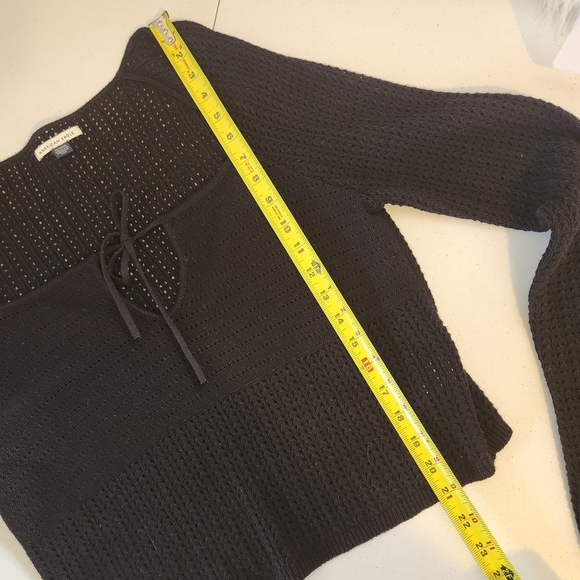 American Eagle Black Crochet Long Bell Sleeve Cropped Sweater Size XL Boho Y2k - Picture 8 of 10